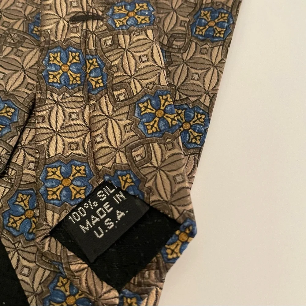 Mark Pendleton 100%silk excellent